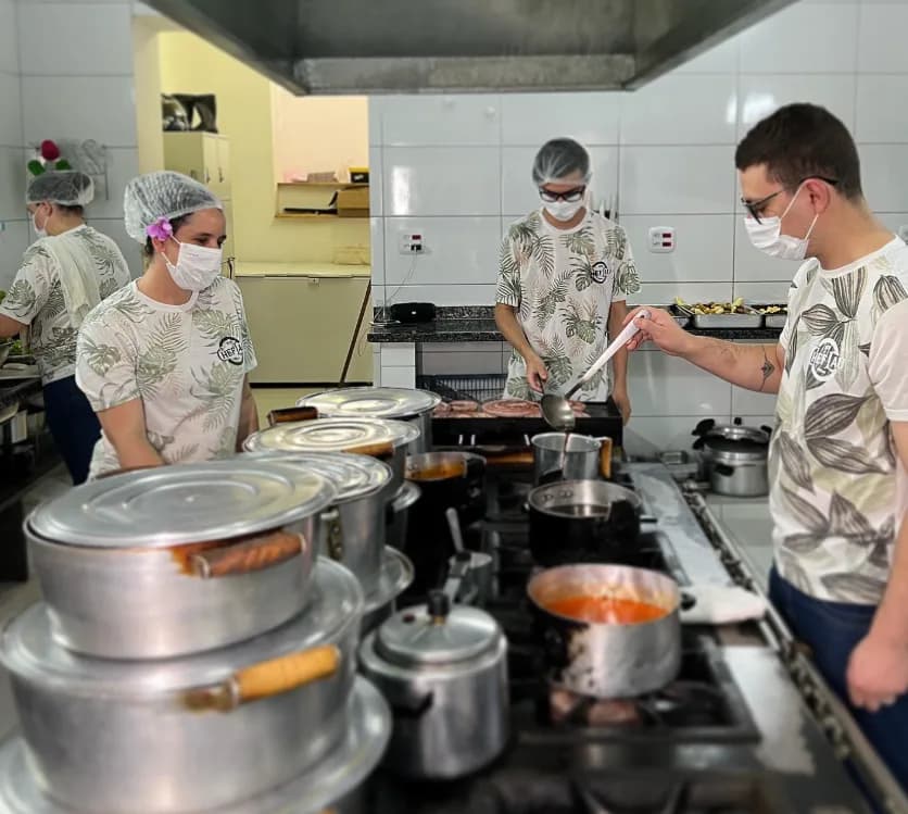 Bistrô Chef Lau — cozinha, equipe e festival em Muzambinho/MG